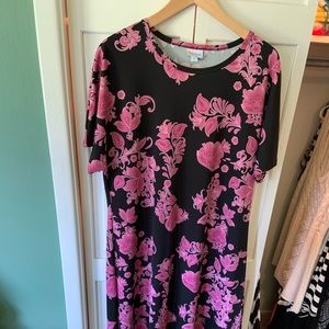 Lularoe 2x short sleeve dress. Black w/pink floral
